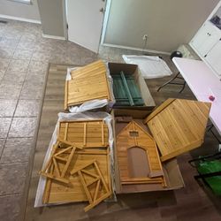Brand New cedar dog house ($399 Retail, my price is $250)-(Landlord said no pets)