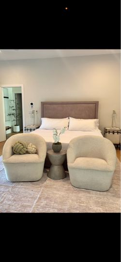 Boucle Chairs Spinning