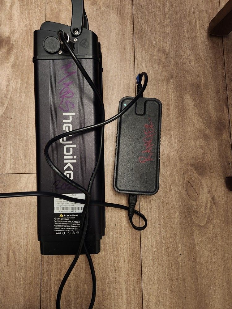 Ebike ..Hey Bike Battery And Charger With Keys