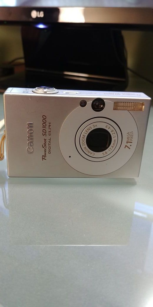 Digital camera