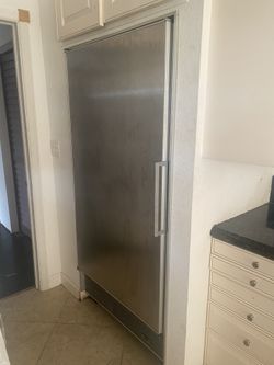 Refrigerator Sub Zero