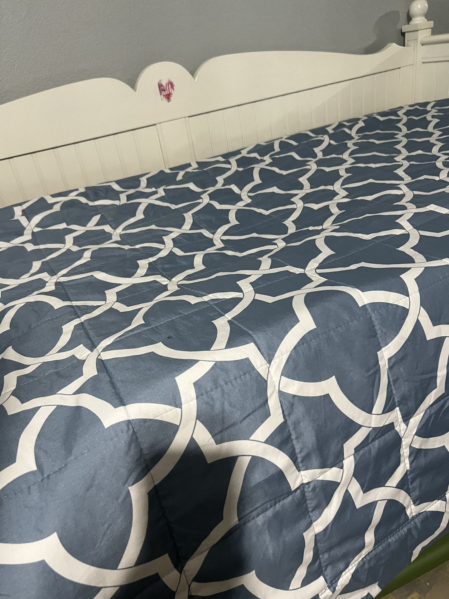 Queen Comforter