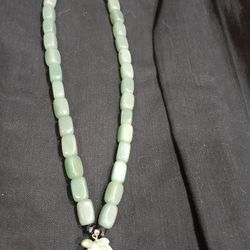 JADE ON JADE Beautiful Necklace 