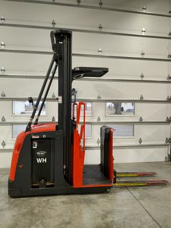 2012 Linde V10 Order Picker Electric Forklift