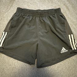 Adidas Aeroready 5” lined shorts with Signature Stripes (L)