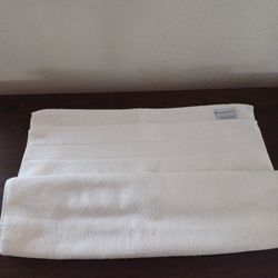 NEW  Bathmat 32x22