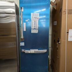 Thermador Freedom Collection T30BB925SS
30 Inch Built-In Bottom Mount Smart Refrigerator