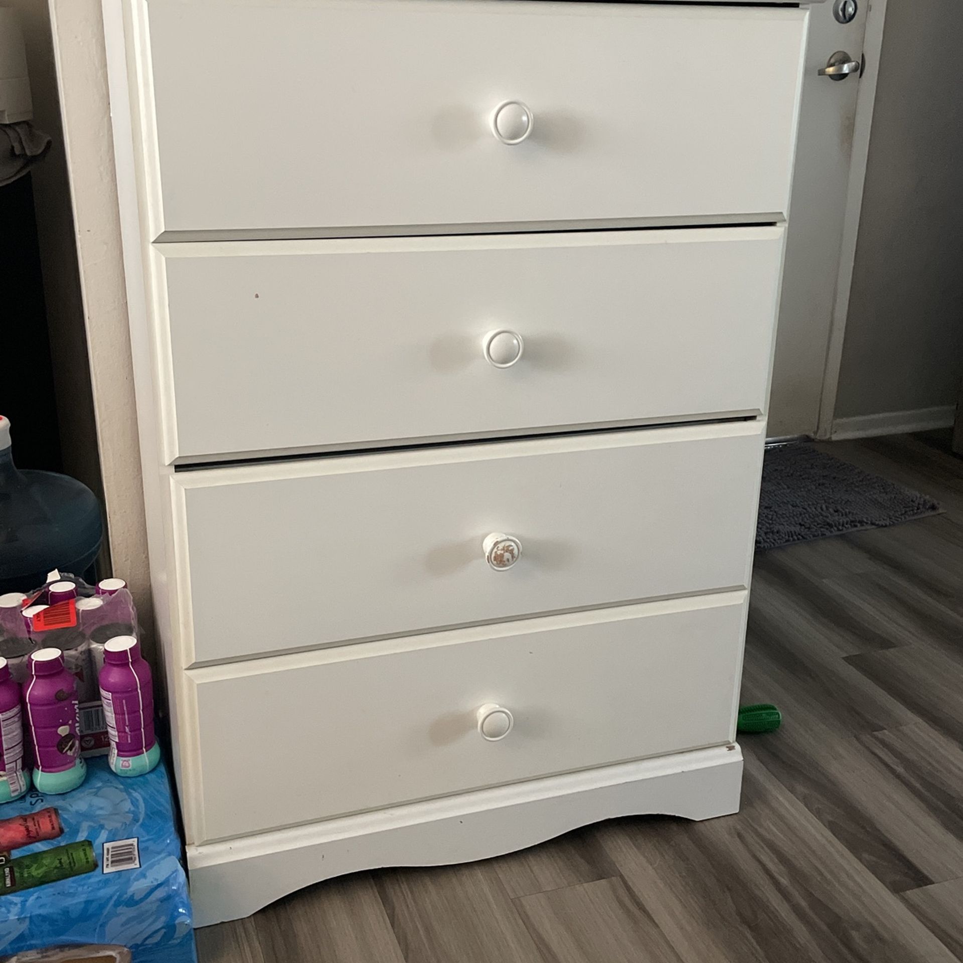 White 4draw Dresser