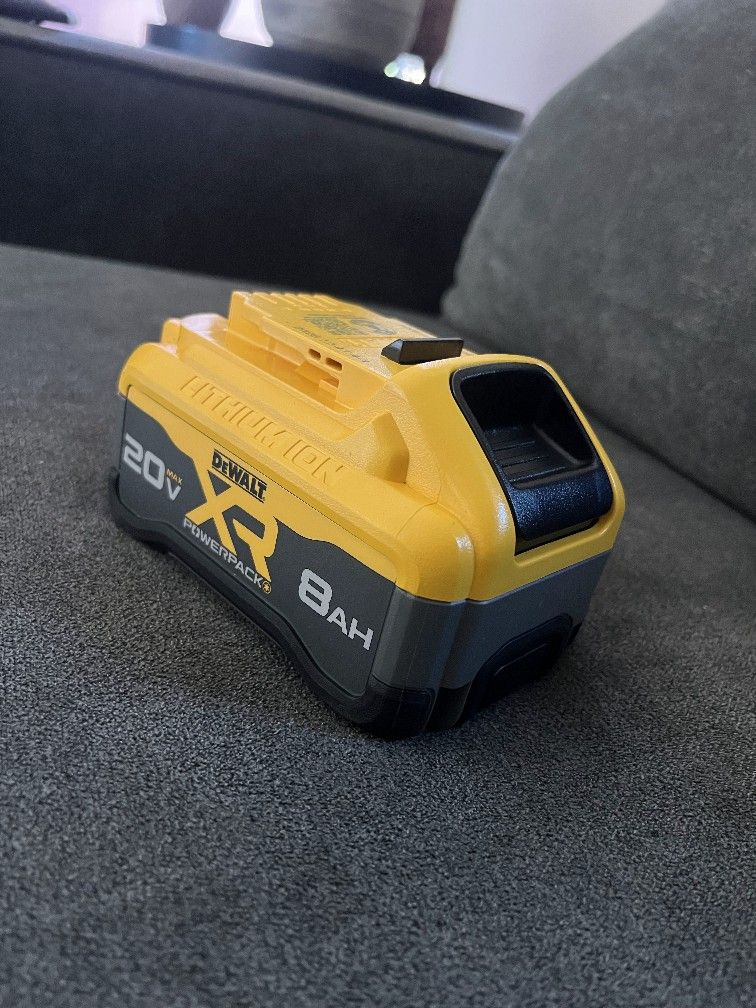 Dewalt 20v PowerPack Bateria Nueva 8.0ah Nueva $100 Firme Precio