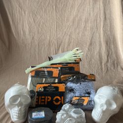 Unopened Halloween Decor Bundle