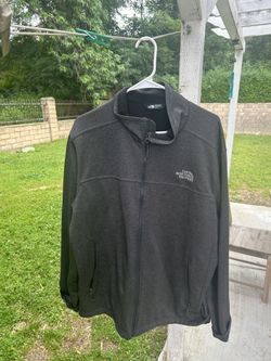 North Face pull over Size XL