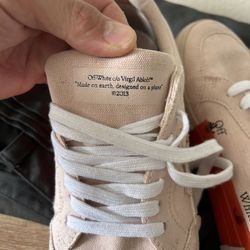 Off White Women’s 9.5-10