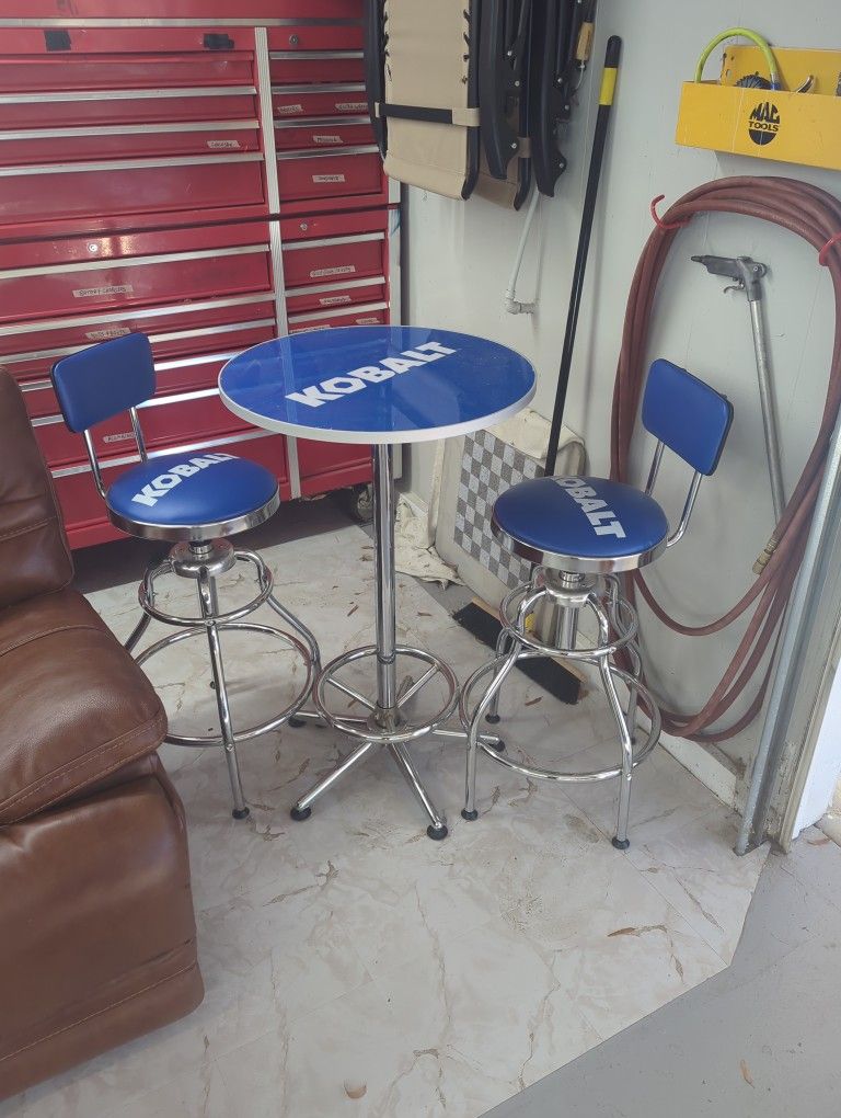 Kobalt Table With Two Swivel Bar Stools