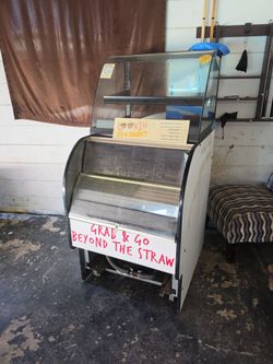 Refrigerated merchandiser display case