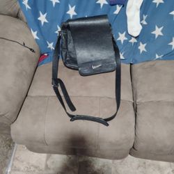 VESPA BLACK LEATHER CROSS BODY BAG