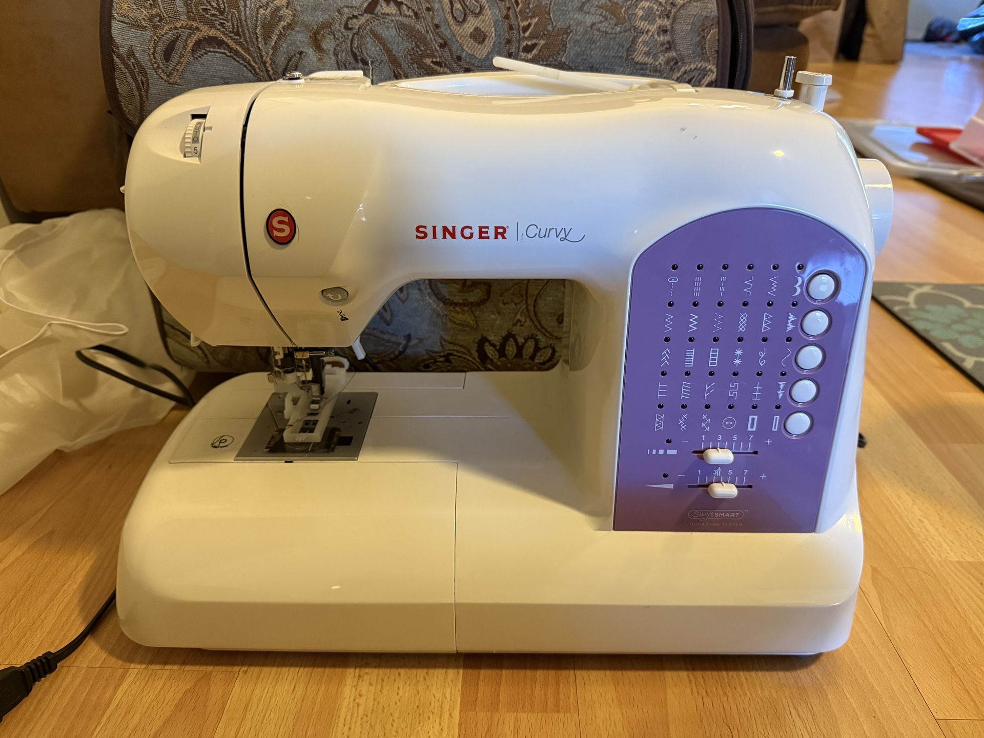 Singer Curvy Sewing Machine