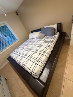 “Cellini” Leather King Platform Bed Leather Headrest (mattress Not Included)