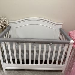 Davinci Charlie Crib And Mattress 