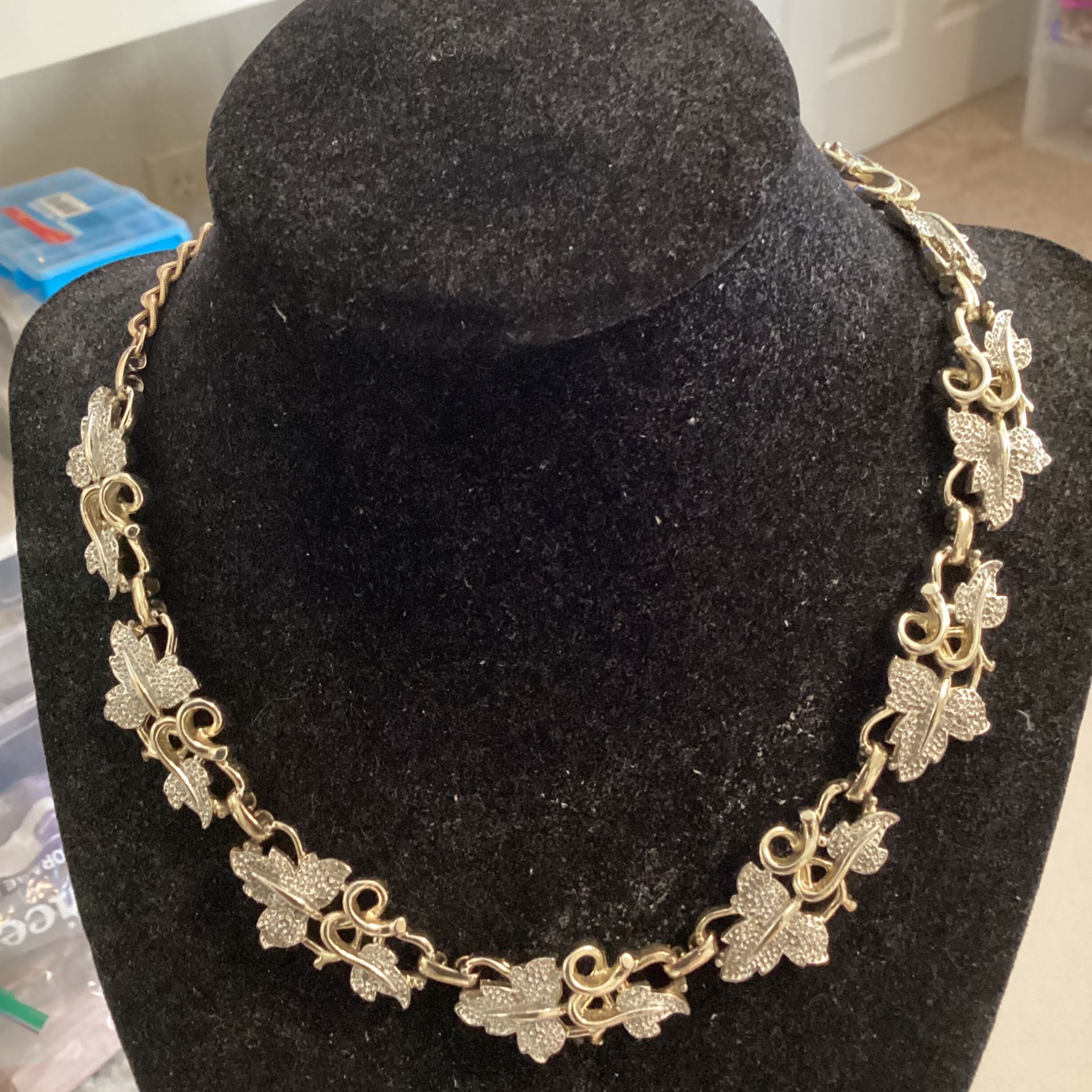 Silver/Gold Necklaces/Choker Vintage $7.50