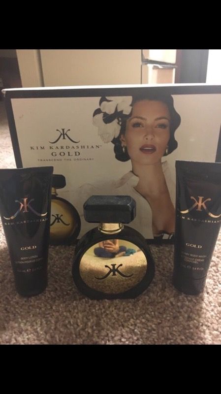Kim kardashian gold fragrance set