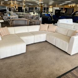 Cream Velvet Sectional w/Lv Pillows 