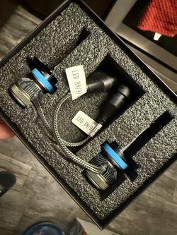 LED Bulbs lights White color Different models 9005/9006/H11/H8H9/H13/9007/9003 And more perfect brights and we have super brights and extreme brights 