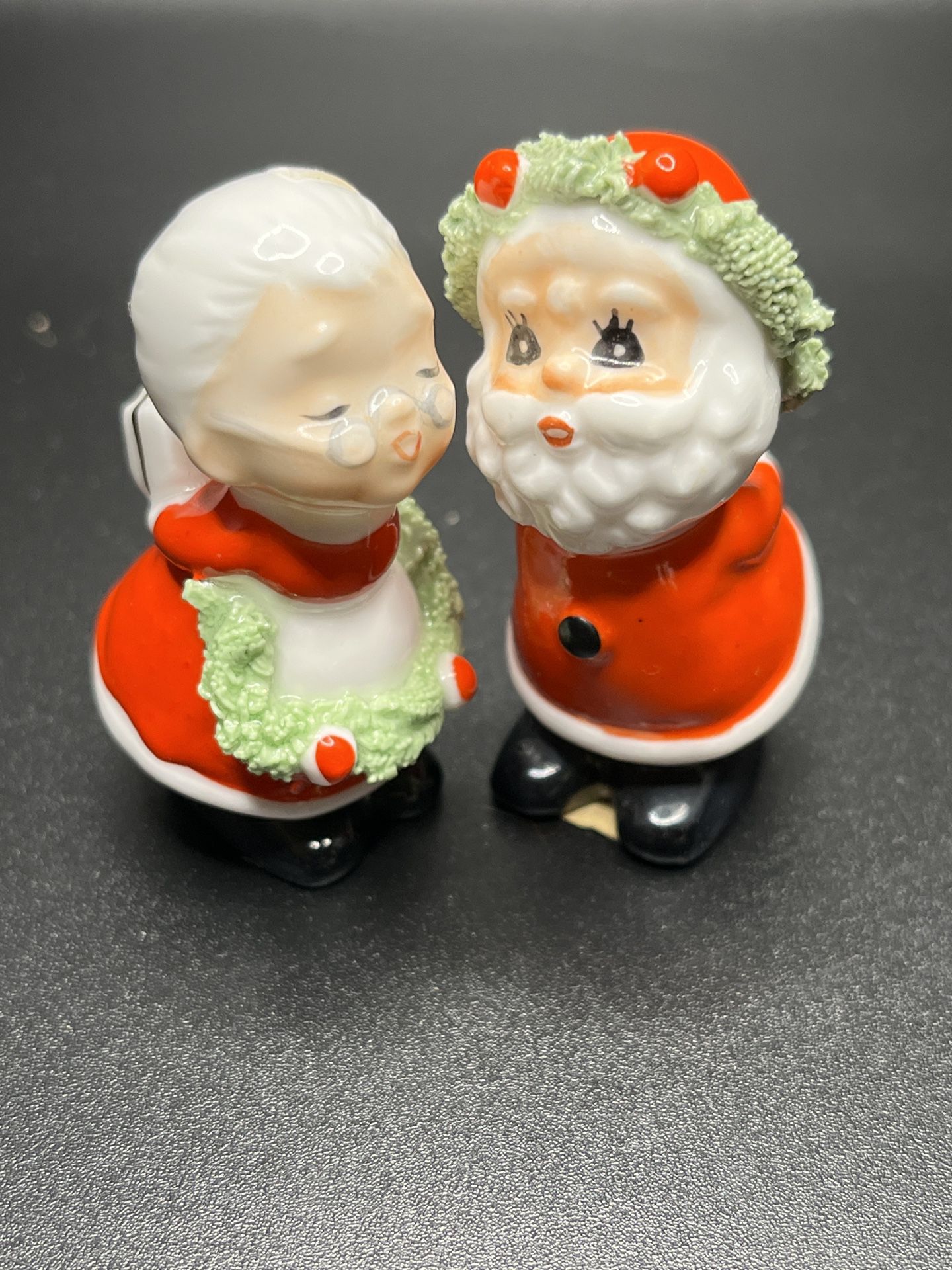 Vintage Napco Napcoware Kissing Christmas Santa & Mrs. Claus Spaghetti Trim
