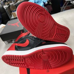 Jordan 1 Satin Breads Size 9 Men & 9.5