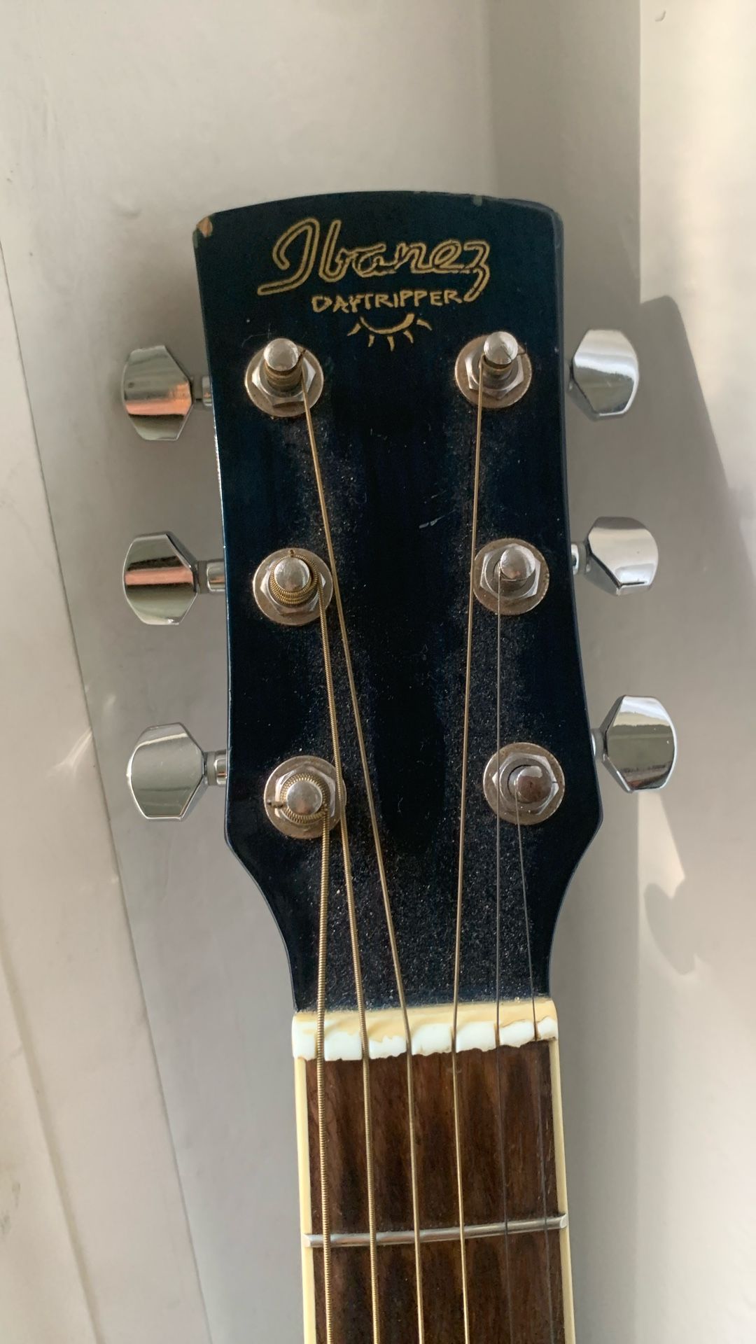 Ibanez guitar medium size