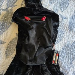 Children's med. Halloween Ghoul Cape w/ light-up eyes