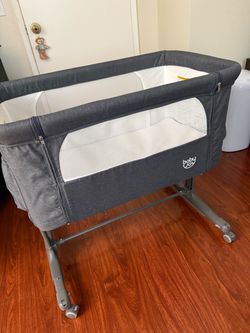 Baby Joy Bedside Bassinet with Wheels