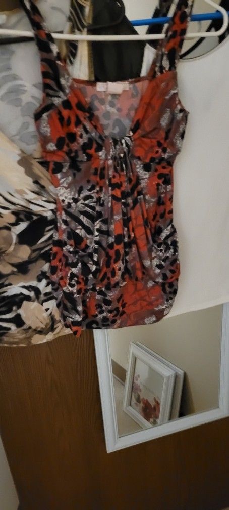 Women's Sz Sm Sleeveless Tops