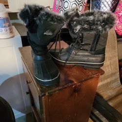 Womens Size 10 New Snow Boots. 