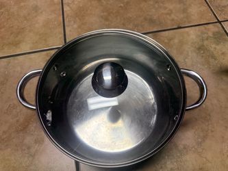 Stainless Steel Pot with Glass Lid / like New