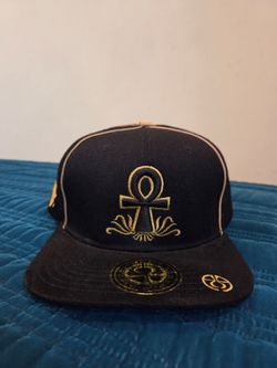 Black & Gold Snapback Hat