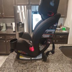 Graco 3 N 1  Trio Grow Snug Lock