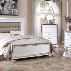 Brand New White Leatherette 6pc Queen Size Bedroom Set 