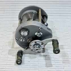 F108- Vintage Pflueger Supreme 2542 Fishing Casting Reel USA Made Marbled Handle