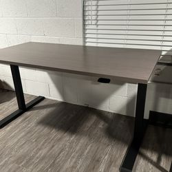 Realspace 60in x 30in Stand Up Desk (adjustable) 
