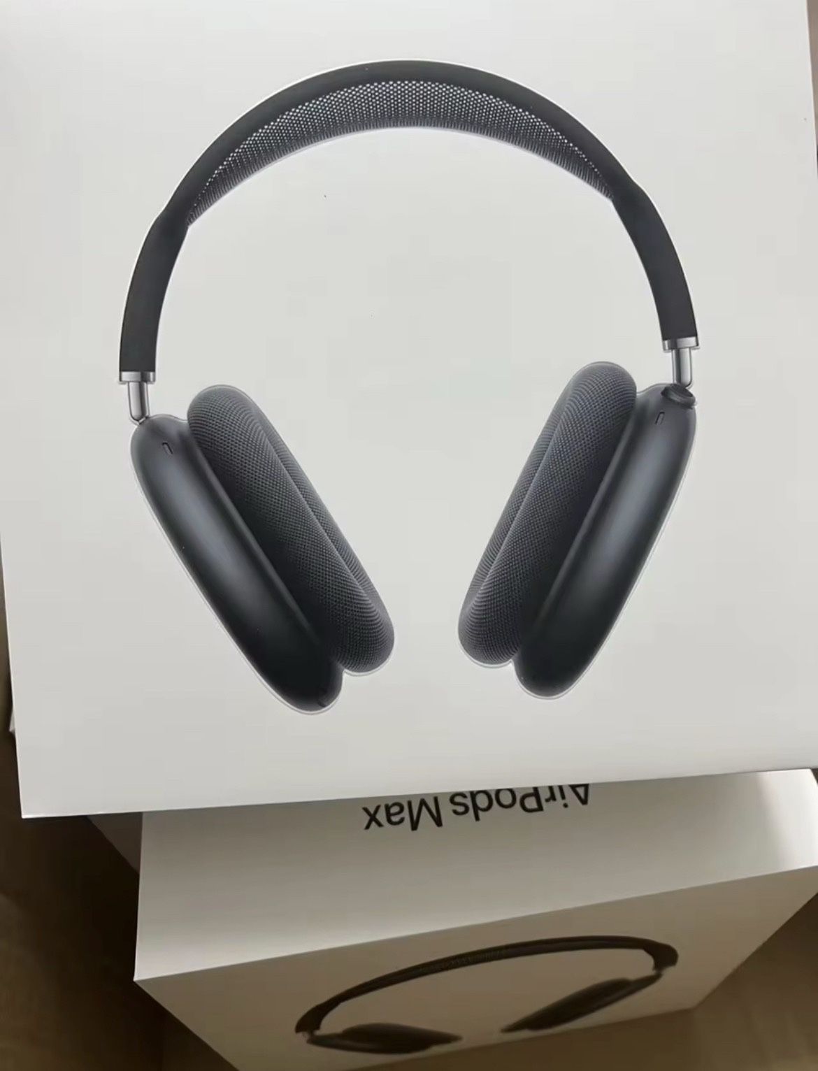 Apple AirPod Max 2ND GEN 2025 MIDNIGHT  (Brand New) Negotiable price