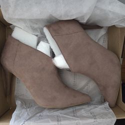 Journee Collection Womens Tru Comfort Foam Demmi Bootie