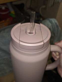 New 64 Oz tal water bottle