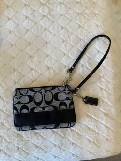 Authentic Coach Zip Wristlet Signature Canvas New