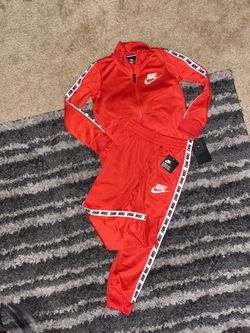 NWT Nike 2t