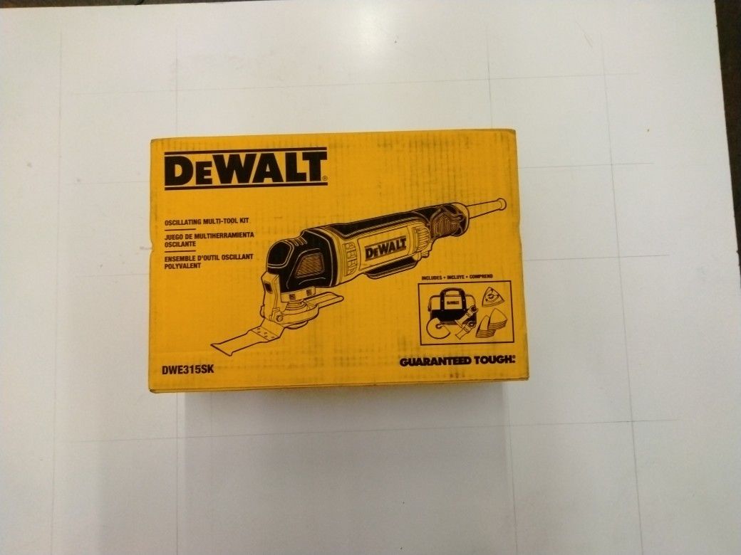 DEWALT 3 Amp Corded Oscillating Tool Kit