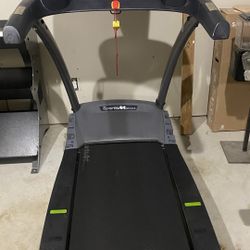 SportsArtT635 Electric Treadmill w/ Quick Start & Safety Key, 10+ Programs Black
