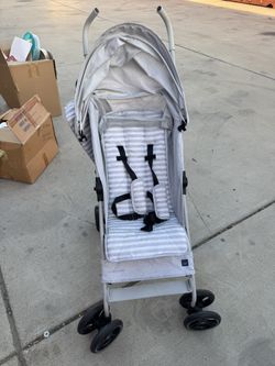 babyGap by Delta Children Classic Stroller