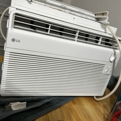 LG Window Air Conditioner 