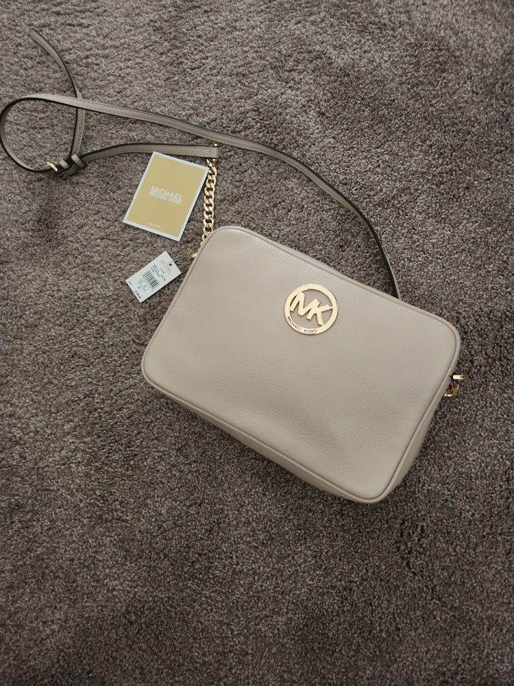 BRAND NEW MICHAEL KORS PURSE