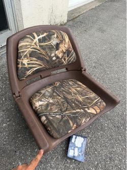 Wise Camo Padded Plastic Fold Down Chair, Advantage Max! Retail Price $97.89